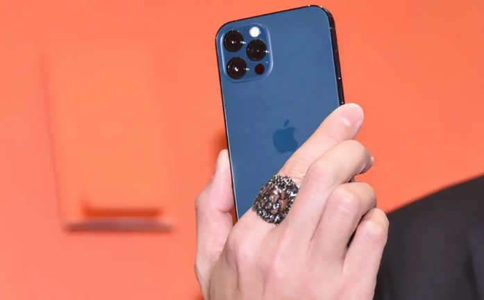 宝应苹果手机维修分享iPhone12系列重启方法教程 